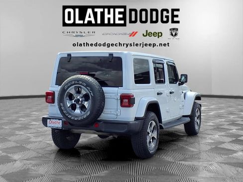 Certified 2019 Jeep Wrangler Unlimited Sahara AWD/4WD image 28