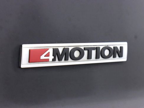 Used 2020 Volkswagen Atlas Cross Sport SEL image 40