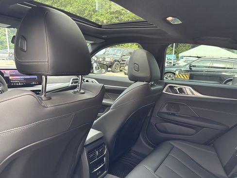 Used 2025 BMW i4 eDrive40 w/ Parking Assistance Package RWD image 32