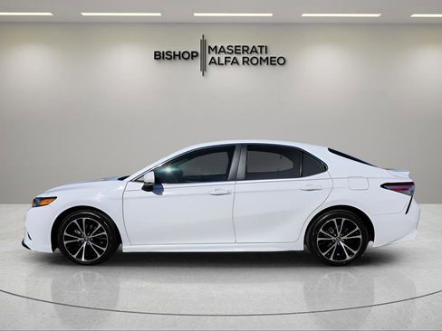 Used 2020 Toyota Camry SE image 4