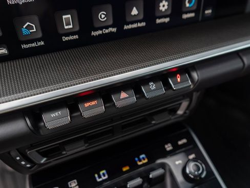 Used 2023 Porsche 911 Carrera image 23