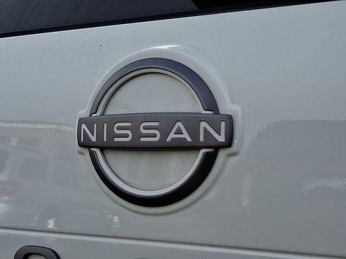 Used 2024 Nissan Rogue S image 30