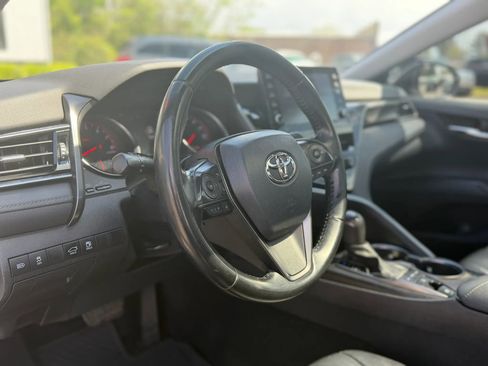 Used 2021 Toyota Camry XSE image 12