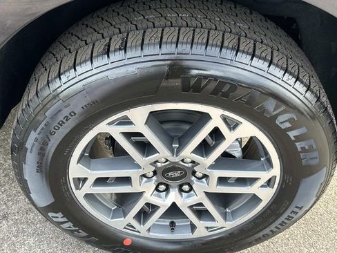 New 2025 Ford Expedition Active image 20