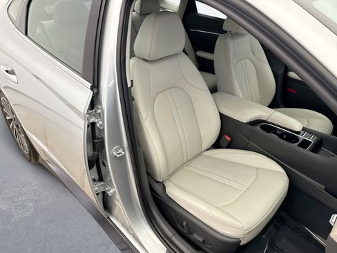 Used 2025 Hyundai Sonata Limited image 16
