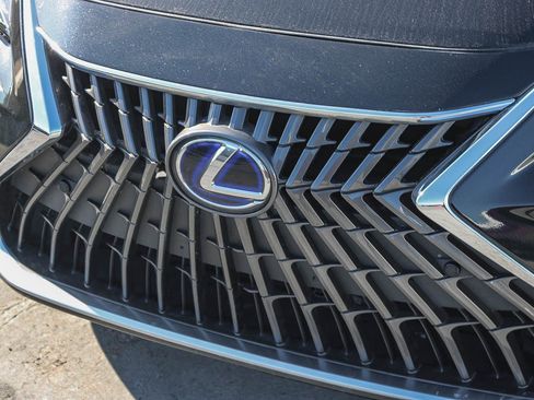 Used 2022 Lexus ES 300h w/ Premium Package image 6