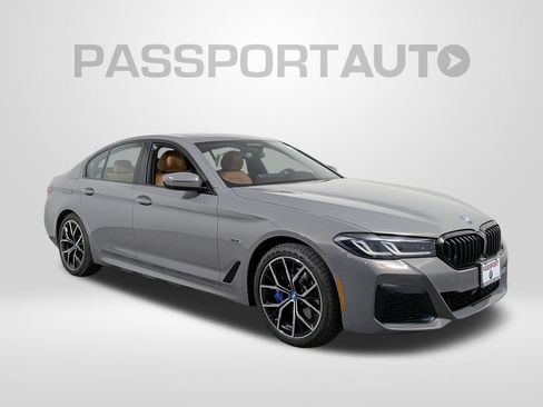 Used 2022 BMW 530e xDrive w/ Premium Package AWD/4WD image 9