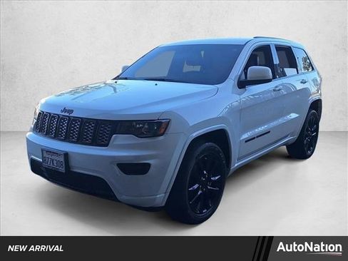 Used 2021 Jeep Grand Cherokee Laredo X image 1