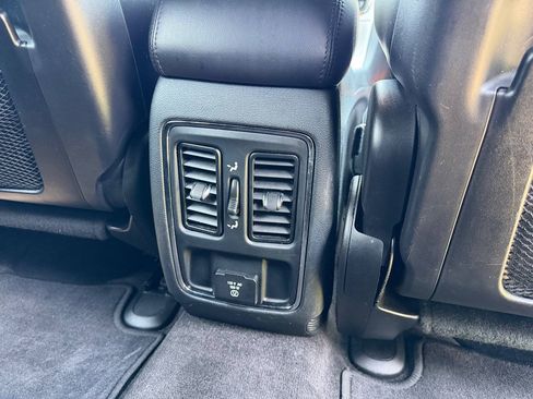 Used 2015 Jeep Grand Cherokee Altitude AWD/4WD image 18