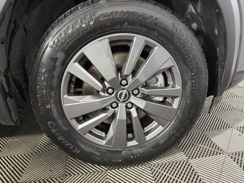 Used 2024 Nissan Pathfinder SV image 22