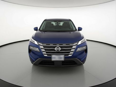 Used 2025 Nissan Rogue SV FWD image 2