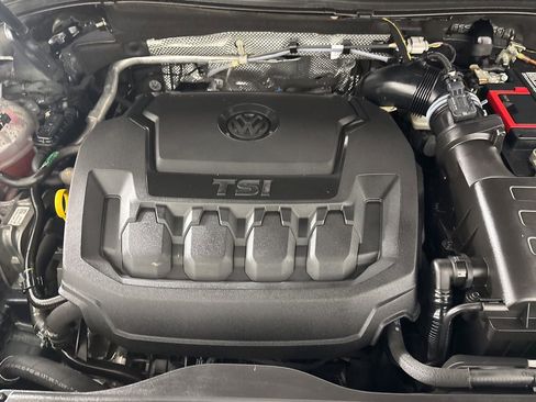 Used 2021 Volkswagen Tiguan SE image 30