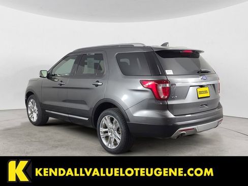 Used 2016 Ford Explorer XLT w/ Equipment Group 202A image 3