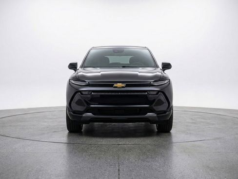 Used 2025 Chevrolet Equinox LT image 2