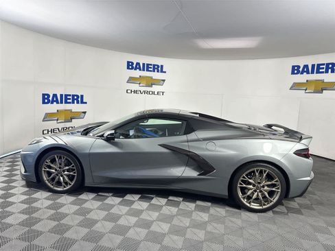 Used 2023 Chevrolet Corvette Stingray Premium Conv w/ Z51 Performance Package RWD image 2