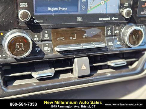 Used 2021 Toyota Highlander Limited image 22