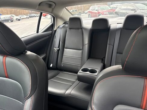Used 2025 Nissan Sentra SR w/ SR Premium Package image 29