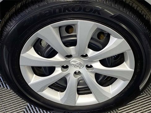 Used 2025 Toyota Corolla LE image 27