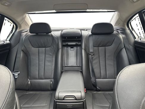 Used 2016 BMW 740i image 25