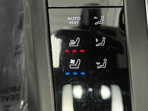Used 2024 Porsche Macan GTS w/ Premium Plus Package AWD/4WD image 31