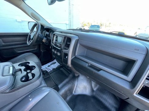 Used 2018 RAM 2500 Tradesman w/ Chrome Appearance Group image 25