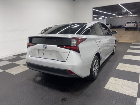 Used 2019 Toyota Prius LE image 5