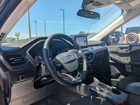 Used 2025 Ford Escape Active w/ Cold Weather Package AWD/4WD image 15