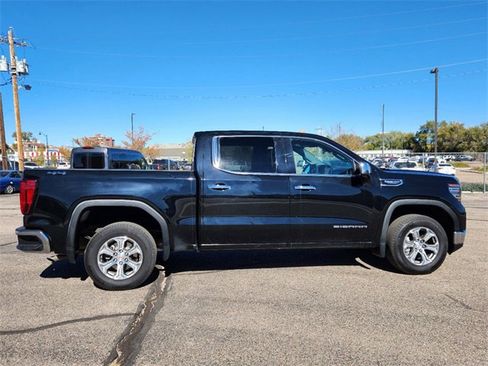 Used 2024 GMC Sierra 1500 SLT image 2
