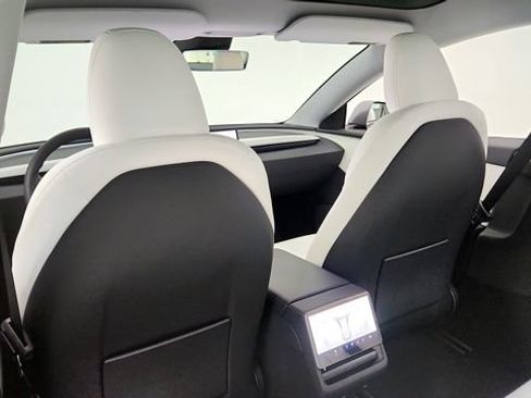 Used 2025 Tesla Model 3 Long Range RWD image 43