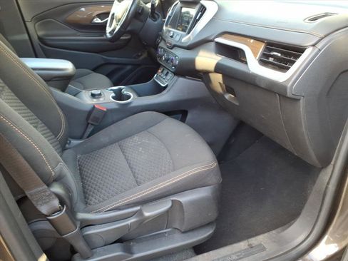 Used 2019 GMC Terrain SLE w/ Driver Convenience Package image 9