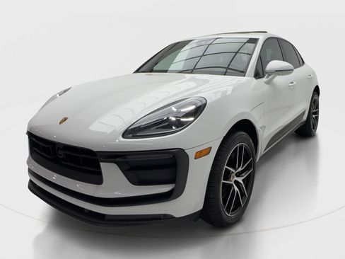 Used 2023 Porsche Macan Turbo AWD/4WD image 4