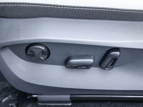 New 2025 Volkswagen Taos SE image 36