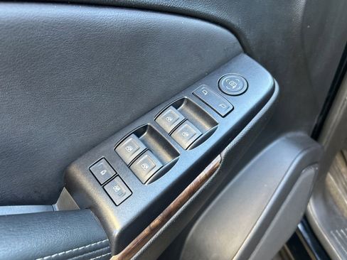 Used 2019 Chevrolet Suburban LS w/ Enhanced Driver Alert Package image 41