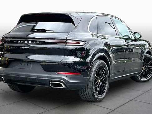 Used 2024 Porsche Cayenne AWD/4WD image 13