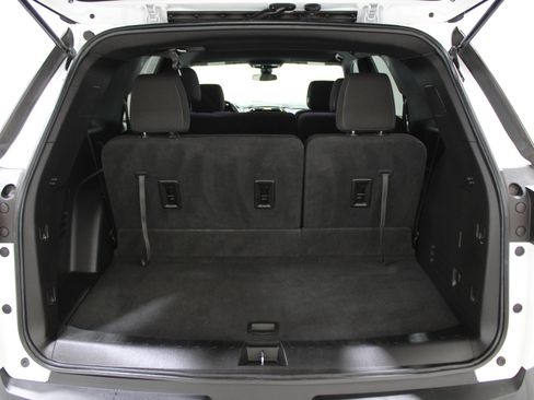Used 2023 Chevrolet Traverse LT FWD image 26