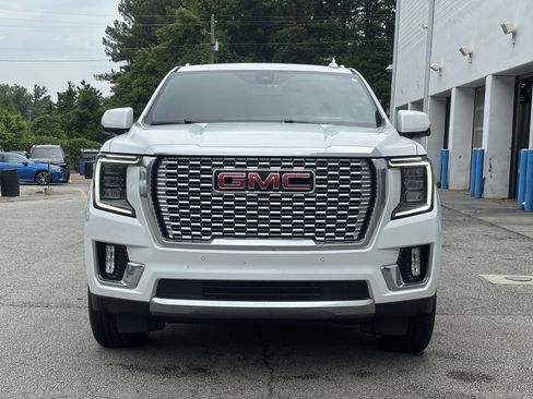Used 2022 GMC Yukon Denali w/ Denali Reserve Package RWD image 9