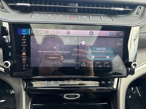 Certified 2026 Jeep Grand Cherokee Limited w/ Limited Altitude Package AWD/4WD image 18