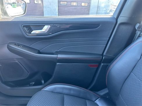 Used 2024 Ford Escape ST-Line w/ Tech Pack #1 AWD/4WD image 29