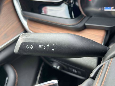 Used 2023 Jeep Grand Cherokee Summit w/ Luxury Tech Group V image 19