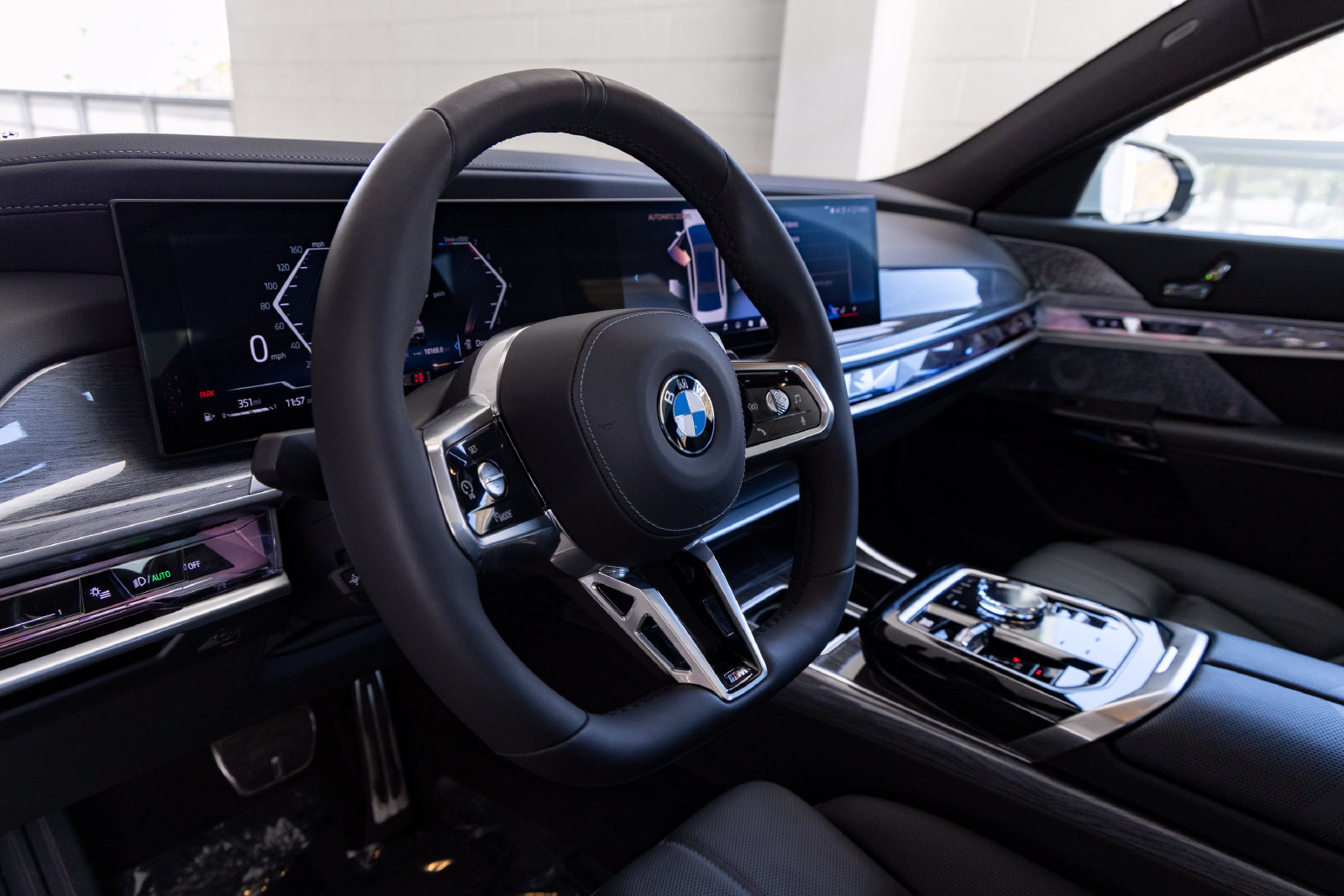 Certified 2025 BMW 760i xDrive AWD/4WD image 17