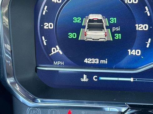 Used 2025 Chevrolet Silverado 1500 LT image 3