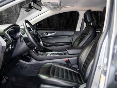 Used 2021 Ford Edge SEL image 3