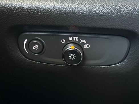 Certified 2023 Chevrolet Traverse LS FWD image 36