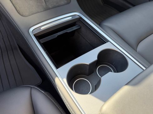 Used 2023 Tesla Model 3 Standard Range image 29