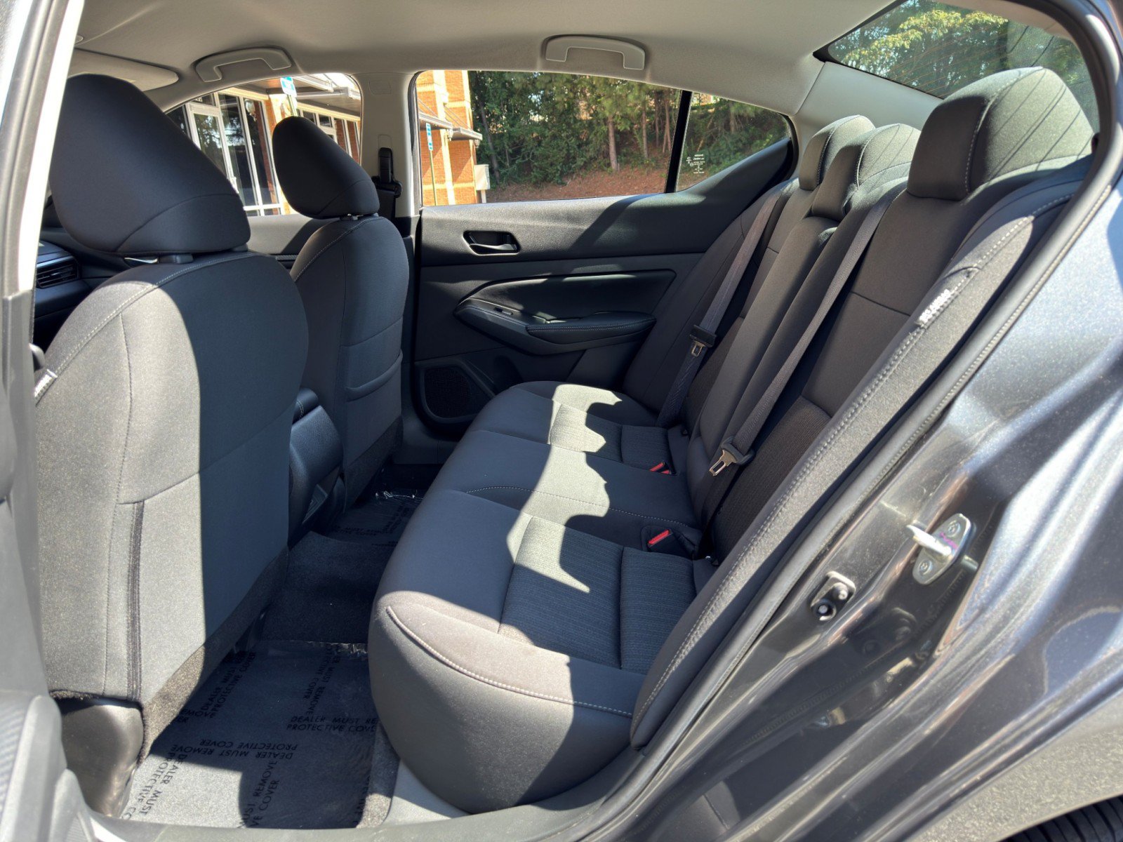 Used 2025 Nissan Altima 2.5 SV FWD image 34