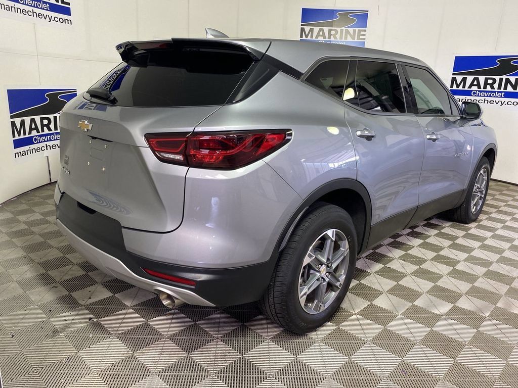 Used 2023 Chevrolet Blazer LT FWD image 13