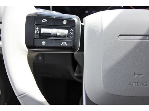 Used 2025 Hyundai Santa Fe Limited FWD image 19
