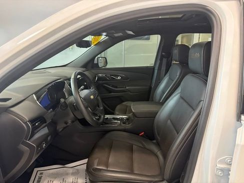 Used 2023 Chevrolet Traverse High Country AWD/4WD image 15