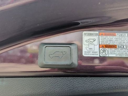 Used 2017 Toyota RAV4 XLE image 21