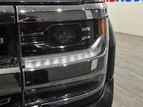 Used 2018 Chevrolet Silverado 1500 High Country image 9